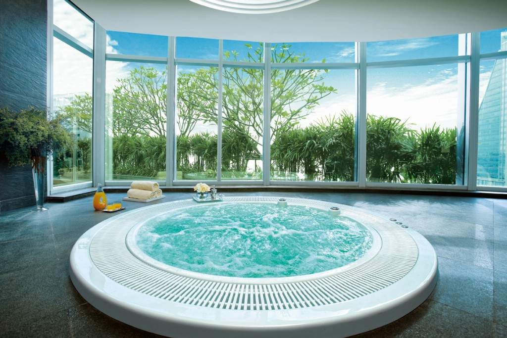 17.F Floor Jacuzzi